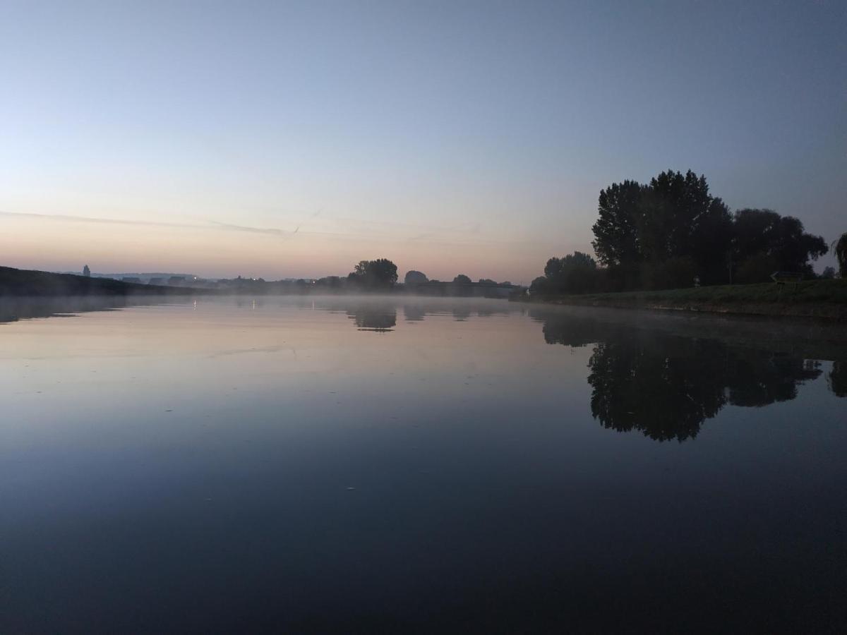 La Flandre Entre Plaine, Mer Et Marais Rubrouck Exterior foto